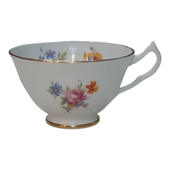 Vintage Collingwoods Bone China Teacup with Floral Design – Made in England - Picture 1 of 9